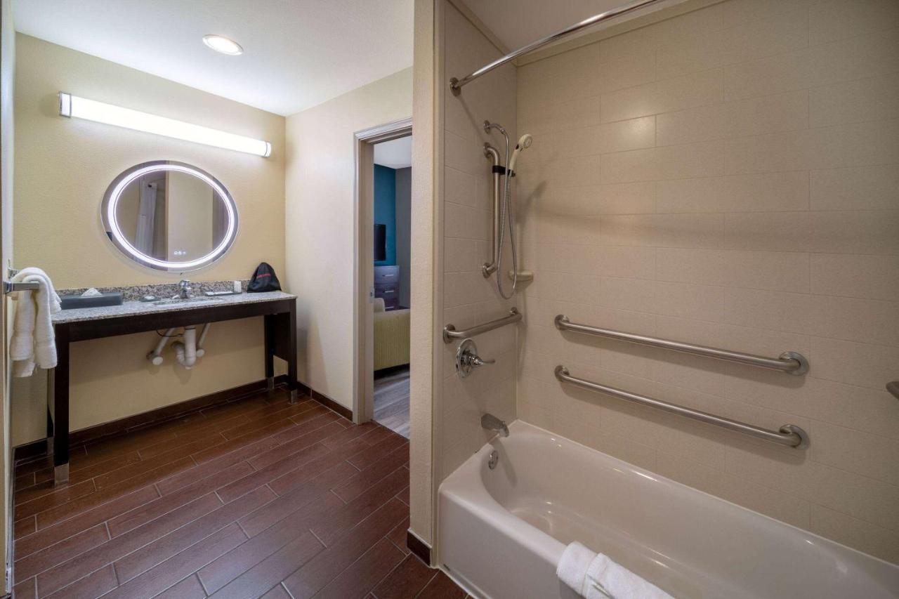 La Quinta Inn & Suites By Wyndham Durant Eksteriør billede